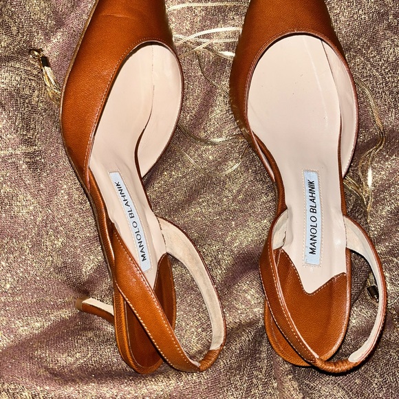 ❤️Manolo Blahnik Carolyne Kitten-Heel Halter Pumps Size EU39/US 9 neutral brown - Picture 14 of 16